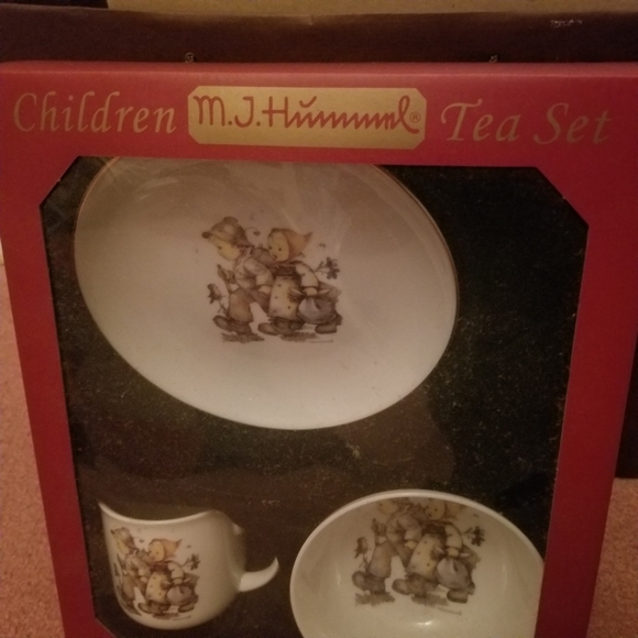 M.J. Hummel Children’s Tea Set Porzellan NIB NWOT - Picture 4 of 6